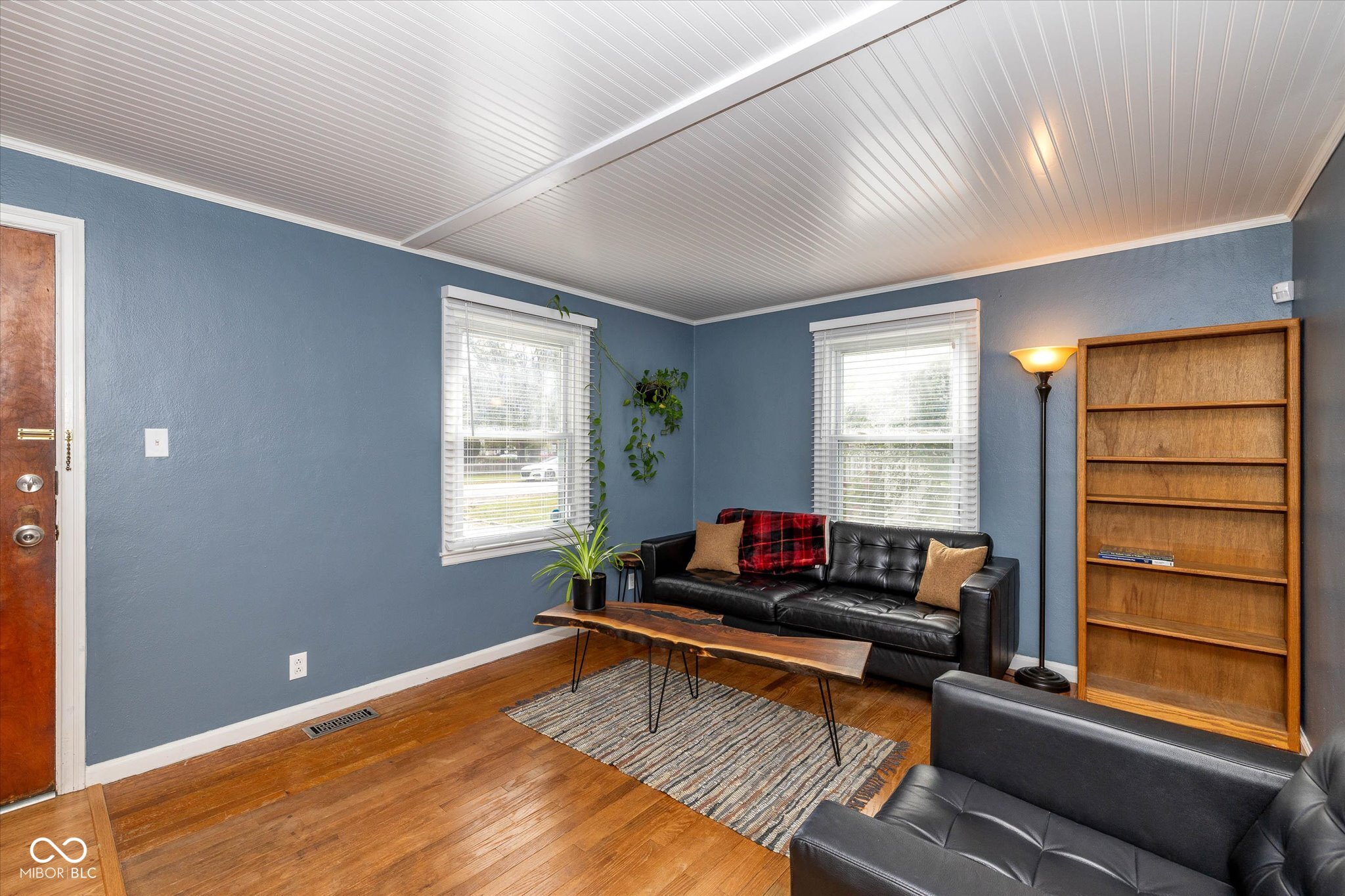6712 Evanston Avenue Indianapolis, IN 46220 - Photo 3 of 22 Gallery Image 3