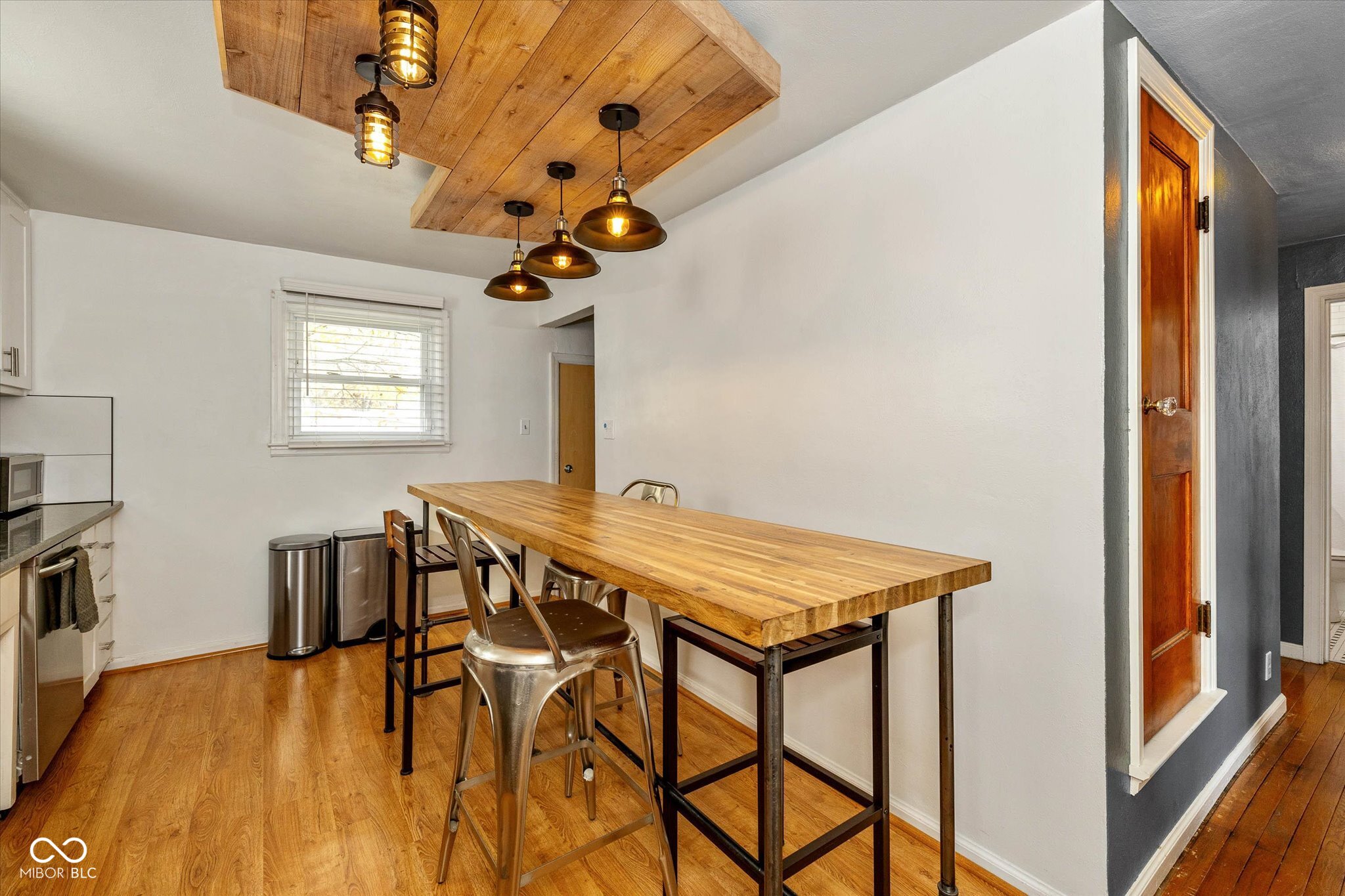 6712 Evanston Avenue Indianapolis, IN 46220 - Photo 6 of 22 Gallery Image 6