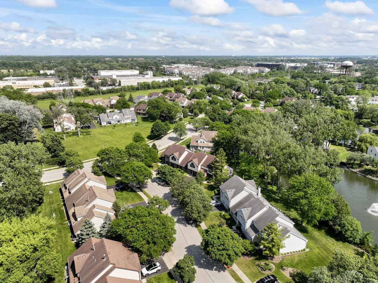 706 Brandon Place Wheeling, IL 60090 - Photo 39 of 42 an aerial view of residential houses with outdoor space and lake view