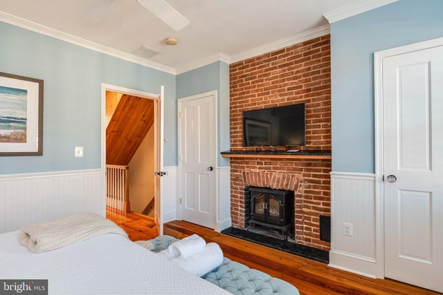 a outdoor view with a seating space