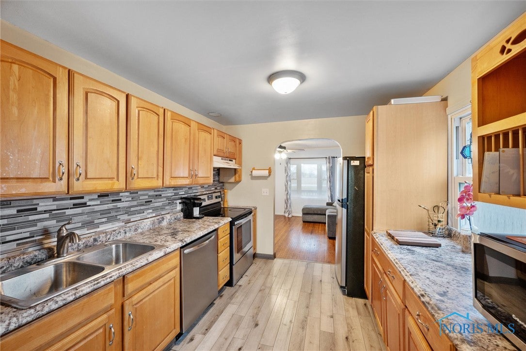 5427 Keller Road Walbridge, OH 43465 - Photo 10 of 41 Gallery Image 10