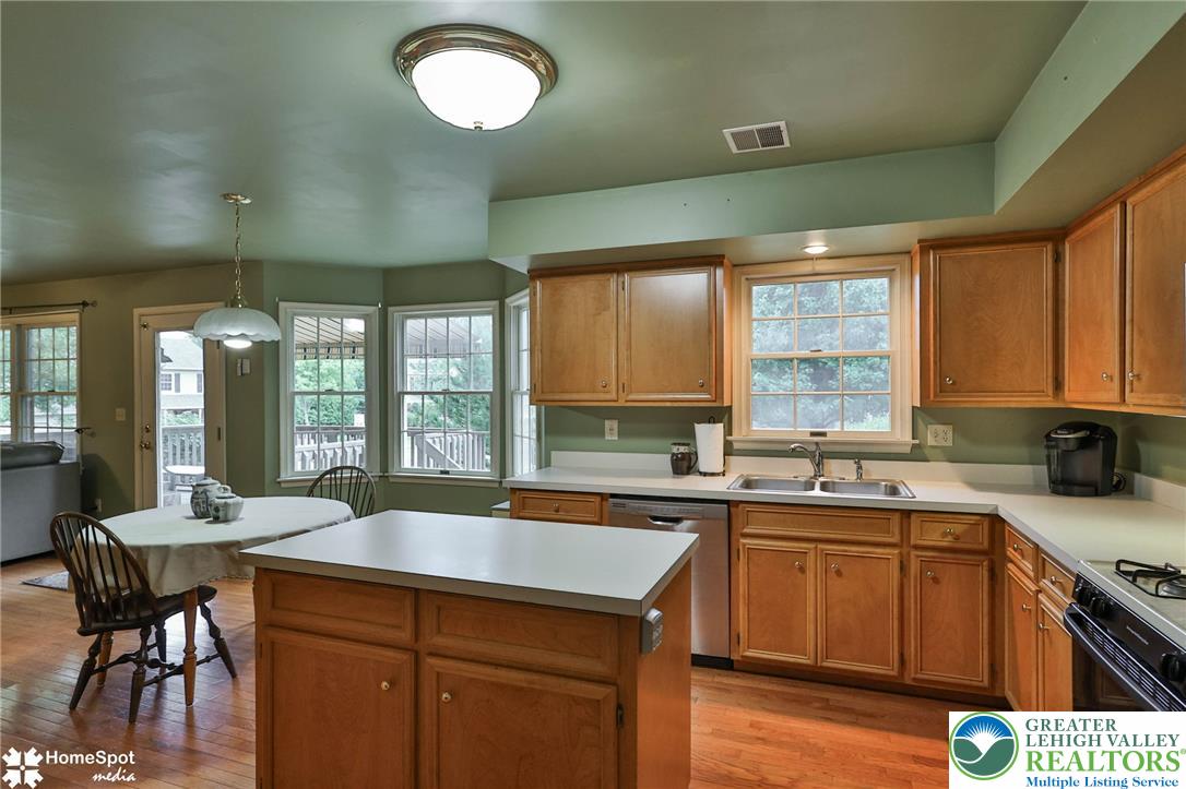4070 Ross Road Bethlehem, PA 18020 - Photo 22 of 59