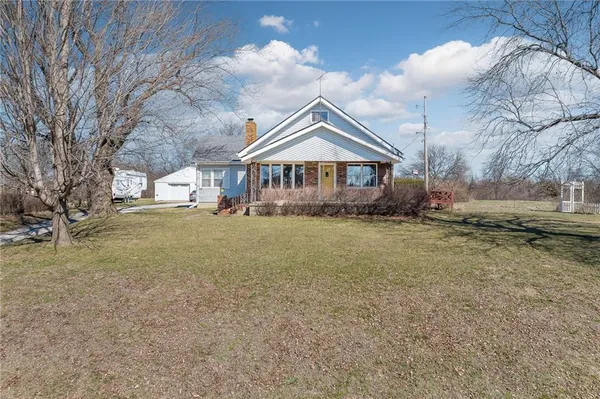 $515,000 | 4211 Cunningham Road Southeast, St. Joseph, MO 64507