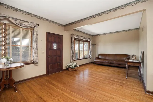 $515,000 | 4211 Cunningham Road Southeast, St. Joseph, MO 64507