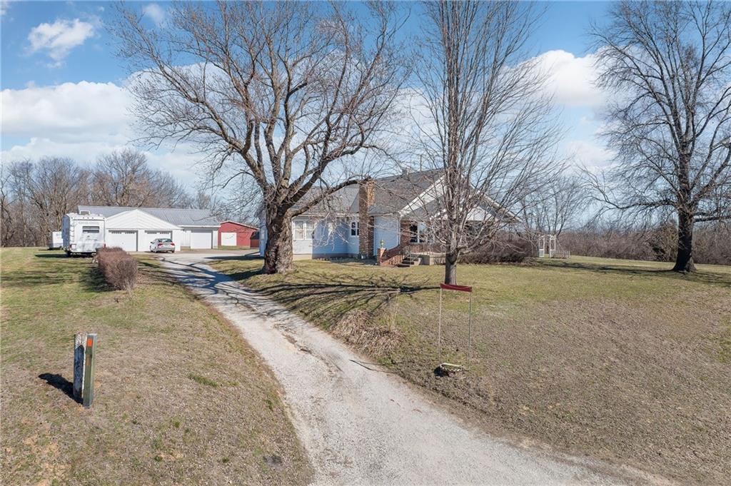 4211 Cunningham Road Southeast St. Joseph, MO 64507 - Photo 2 of 59
