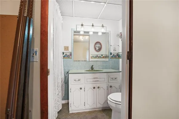 $515,000 | 4211 Cunningham Road Southeast, St. Joseph, MO 64507