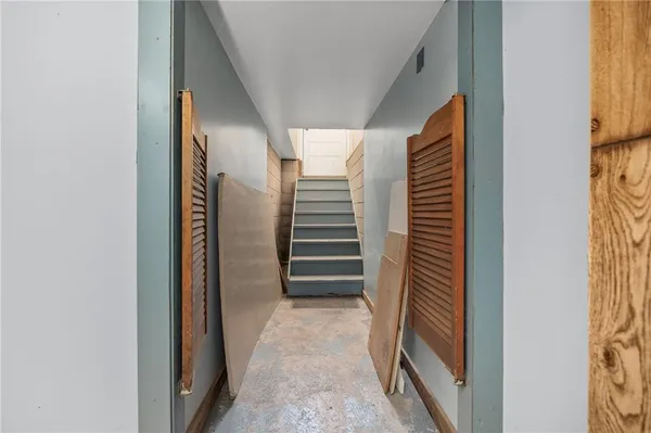 $515,000 | 4211 Cunningham Road Southeast, St. Joseph, MO 64507