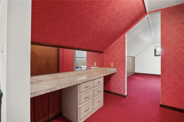 $515,000 | 4211 Cunningham Road Southeast, St. Joseph, MO 64507