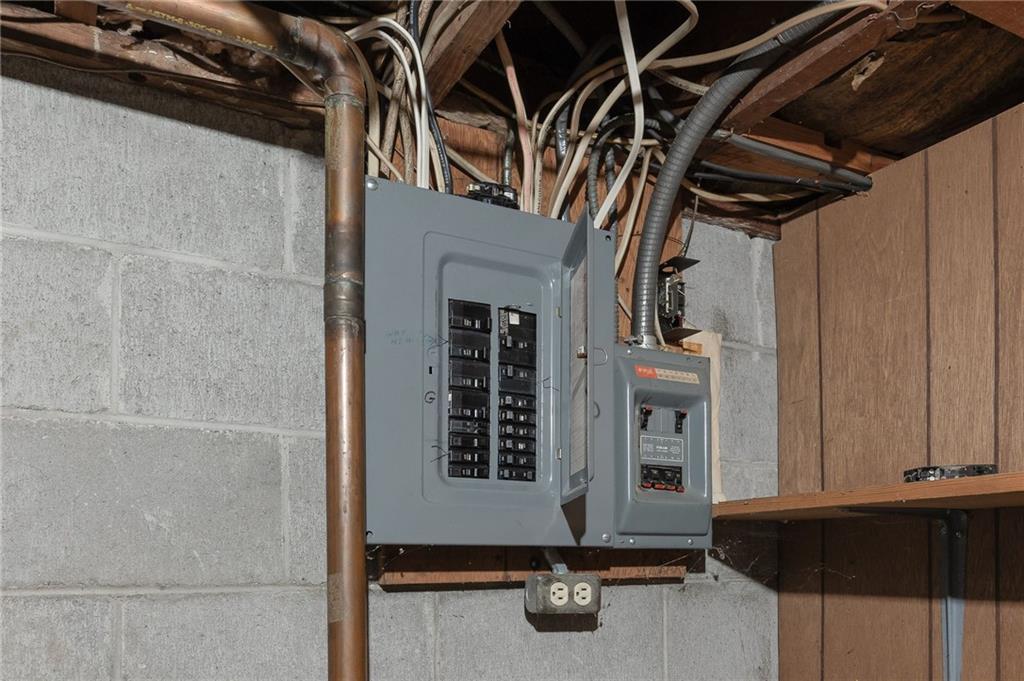 4211 Cunningham Road Southeast St. Joseph, MO 64507 - Photo 37 of 59