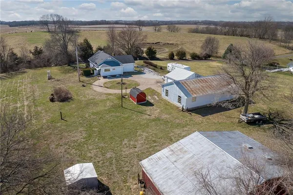 $515,000 | 4211 Cunningham Road Southeast, St. Joseph, MO 64507