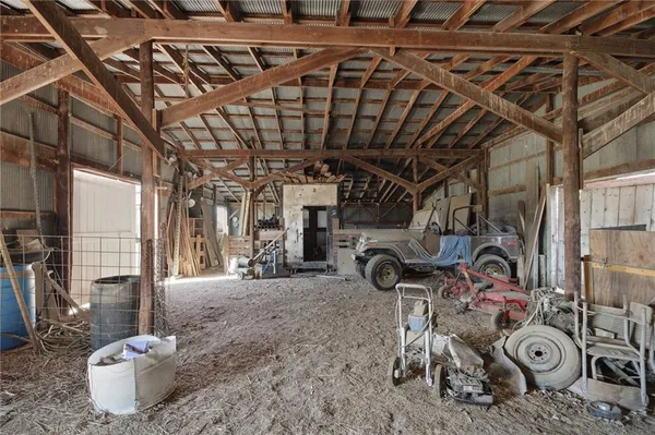 $515,000 | 4211 Cunningham Road Southeast, St. Joseph, MO 64507