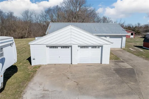 $515,000 | 4211 Cunningham Road Southeast, St. Joseph, MO 64507