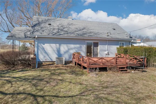 $515,000 | 4211 Cunningham Road Southeast, St. Joseph, MO 64507