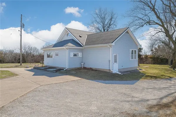 $515,000 | 4211 Cunningham Road Southeast, St. Joseph, MO 64507