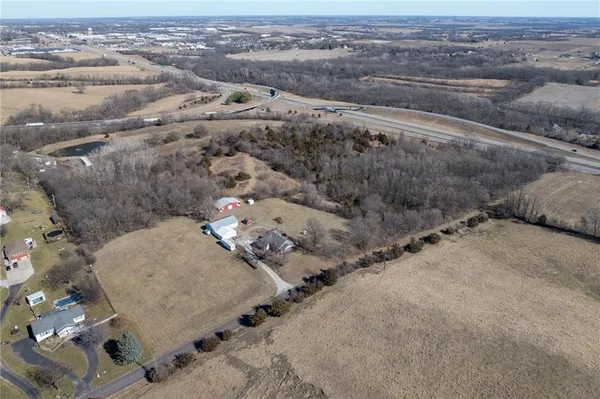 $515,000 | 4211 Cunningham Road Southeast, St. Joseph, MO 64507