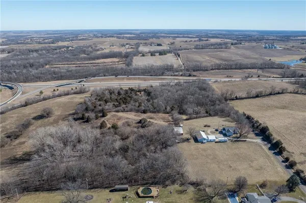$515,000 | 4211 Cunningham Road Southeast, St. Joseph, MO 64507