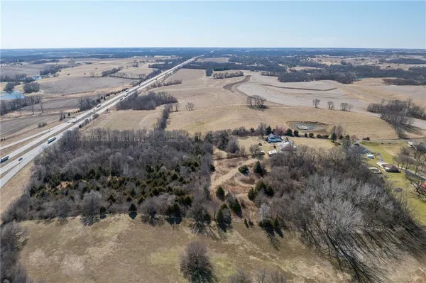 $515,000 | 4211 Cunningham Road Southeast, St. Joseph, MO 64507