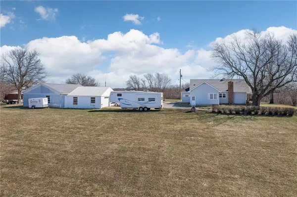 $515,000 | 4211 Cunningham Road Southeast, St. Joseph, MO 64507