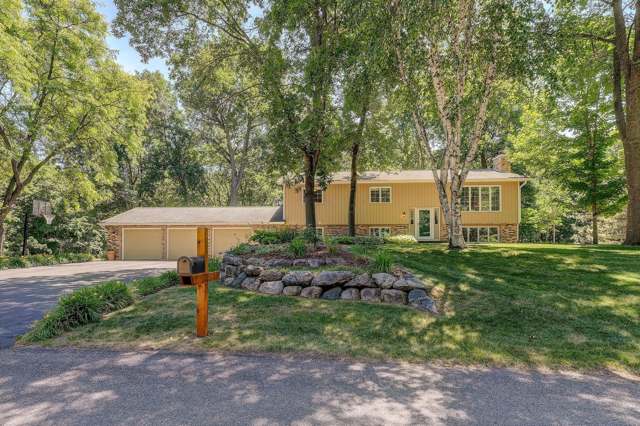 8109 Spring Valley Road Waconia, MN 55387 - Photo 2 of 37 Gallery Image 2