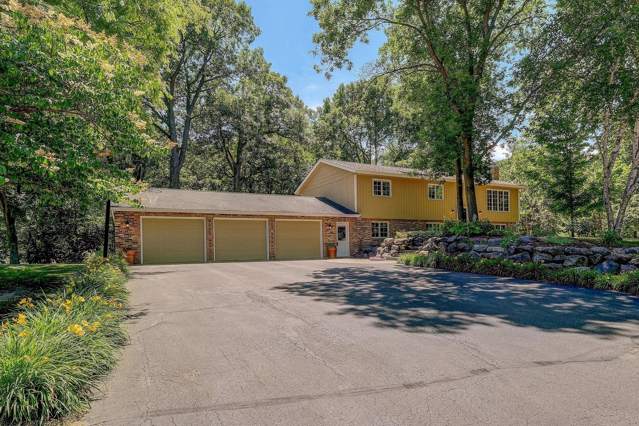 8109 Spring Valley Road Waconia, MN 55387 - Photo 3 of 37 Gallery Image 3