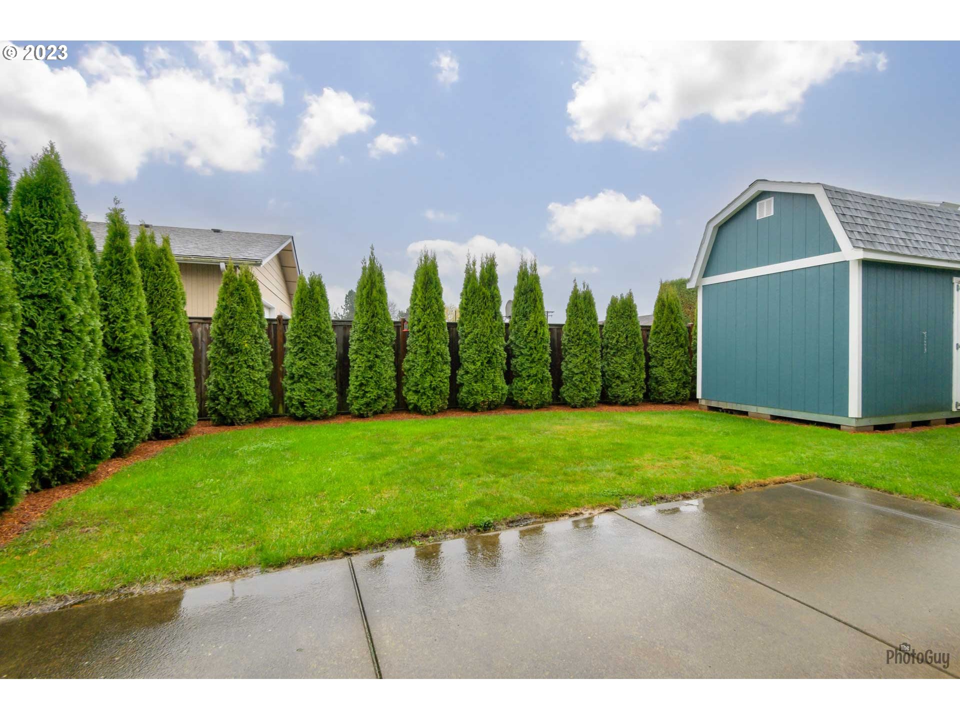 975 Riverstone Lane Springfield, OR 97477 - Photo 23 of 27 a view of a back yard