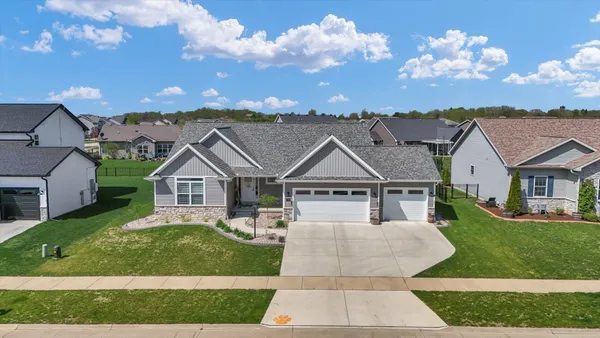 $500,000 | 1709 Littlefield Lane, Mahomet, IL 61853