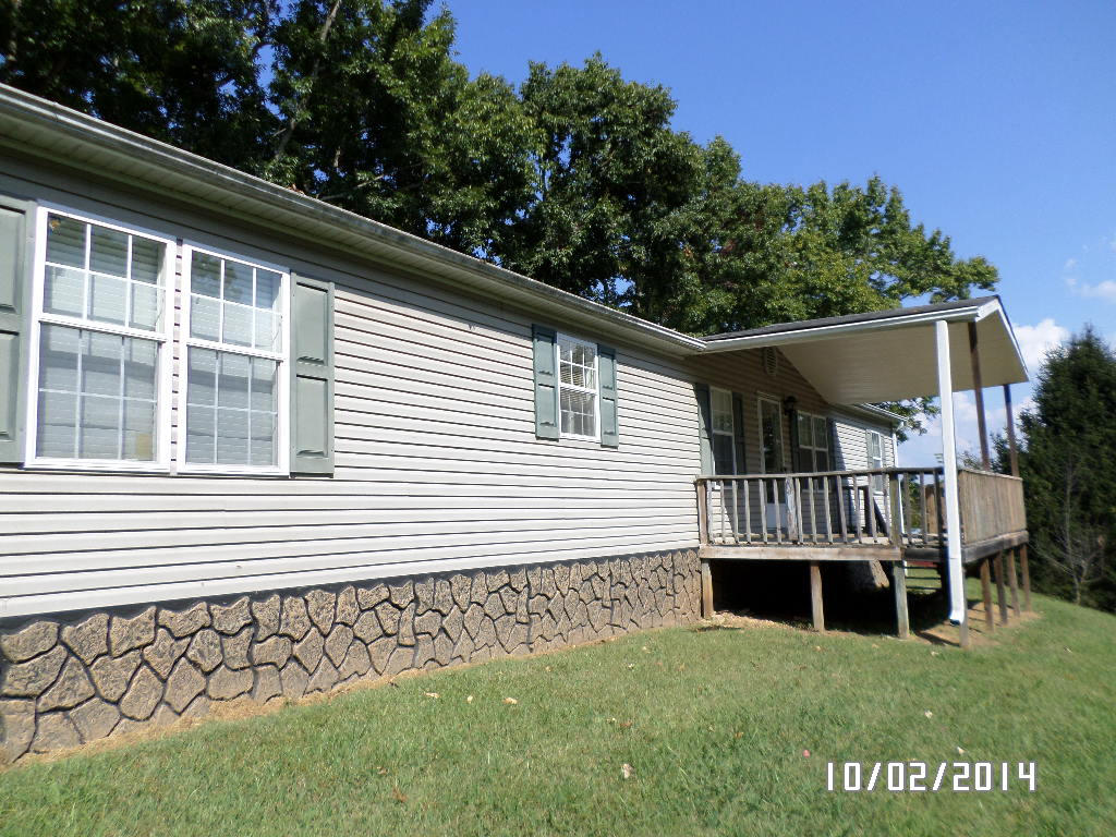 405 Barker Road New Tazewell, TN 37825 - Photo 1 of 22 front of home