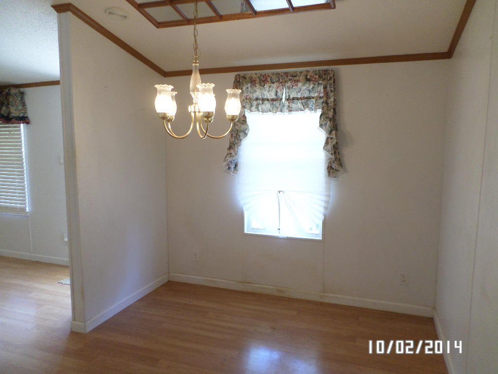405 Barker Road New Tazewell, TN 37825 - Photo 11 of 22 dining room