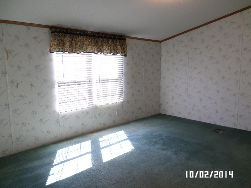 405 Barker Road New Tazewell, TN 37825 - Photo 14 of 22 master bed