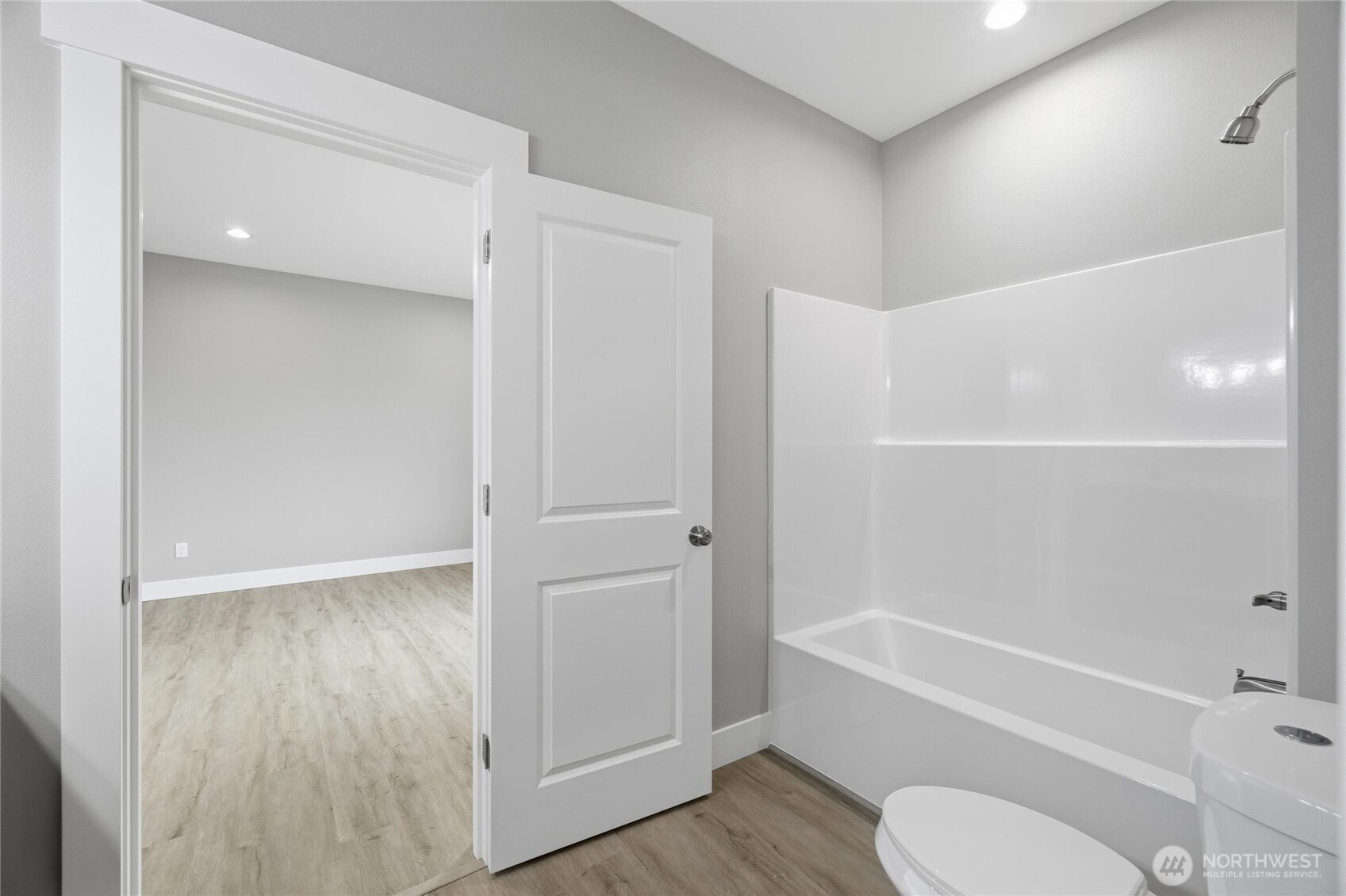 6473 Watson Loop Maple Falls, WA 98266 - Photo 12 of 25 a bathroom with a toilet and a bathtub