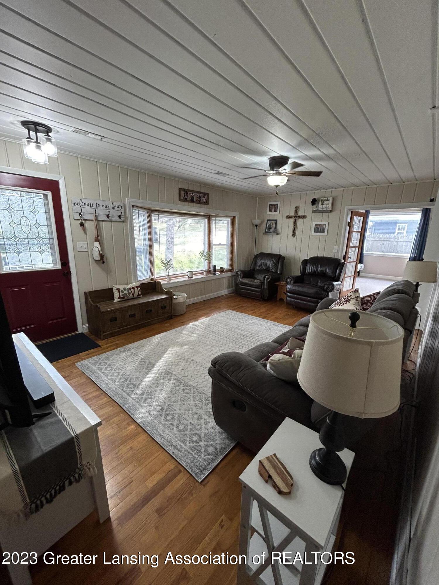 14076 Turner Road Dewitt, MI 48820 - Photo 3 of 23 IMG_1525