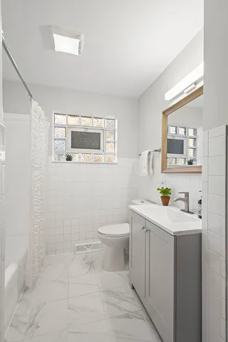 $2,400 | 1307 Highridge Parkway, Westchester, IL 60154