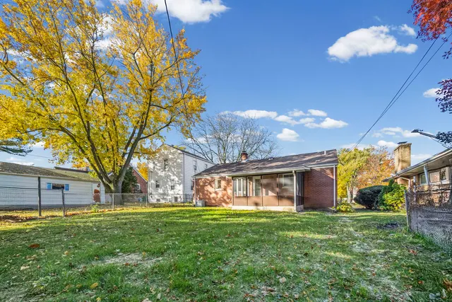 $2,400 | 1307 Highridge Parkway, Westchester, IL 60154