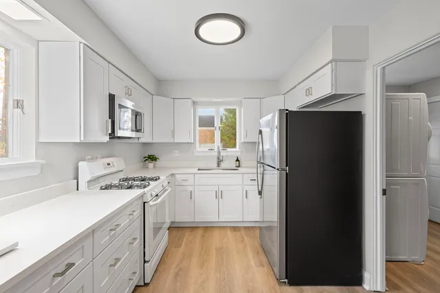 $2,400 | 1307 Highridge Parkway, Westchester, IL 60154