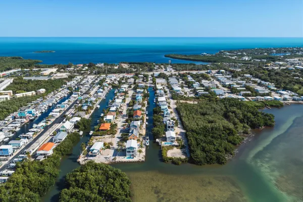 $985,000 | 100 East 63rd Street Ocean, Marathon, FL 33050