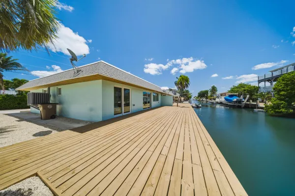 $985,000 | 100 East 63rd Street Ocean, Marathon, FL 33050