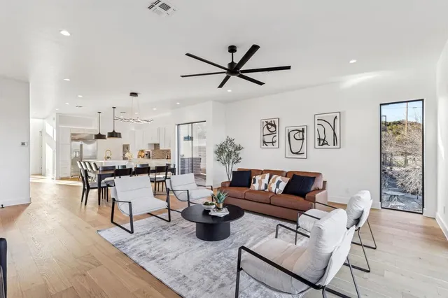 $1,500,000 | 3 Breakwater Bend, Graford, TX 76449