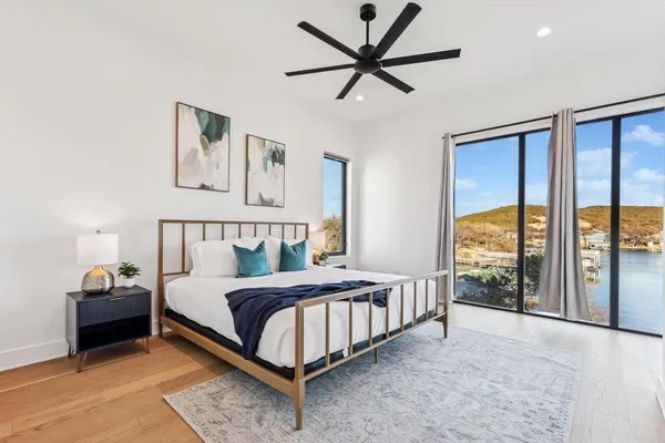 $1,500,000 | 3 Breakwater Bend, Graford, TX 76449