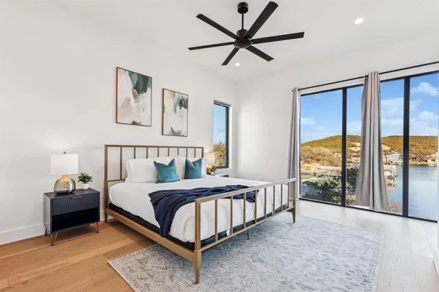 $1,500,000 | 3 Breakwater Bend, Graford, TX 76449