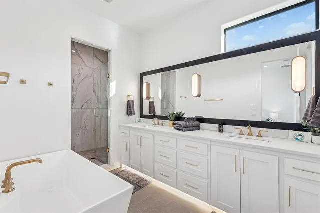 $1,500,000 | 3 Breakwater Bend, Graford, TX 76449