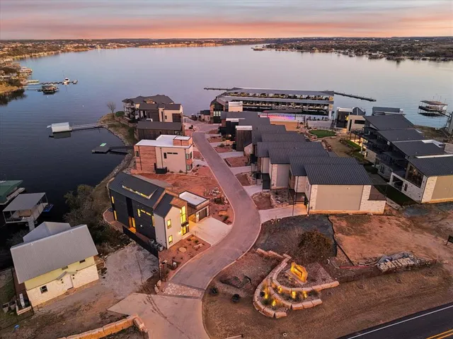 $1,500,000 | 3 Breakwater Bend, Graford, TX 76449