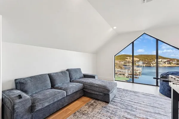 $1,500,000 | 3 Breakwater Bend, Graford, TX 76449