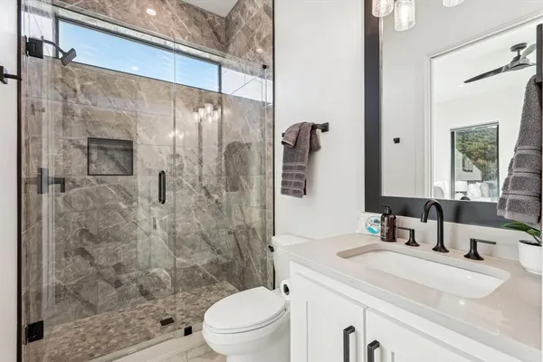 $1,500,000 | 3 Breakwater Bend, Graford, TX 76449