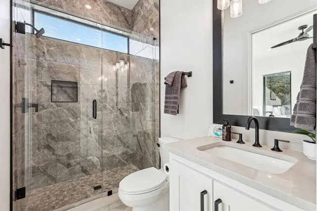 $1,500,000 | 3 Breakwater Bend, Graford, TX 76449