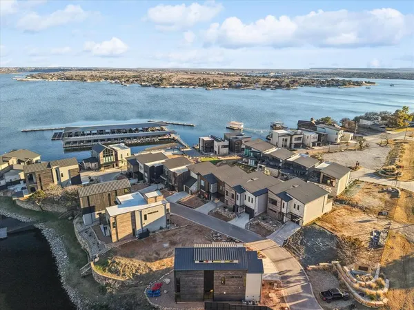 $1,500,000 | 3 Breakwater Bend, Graford, TX 76449