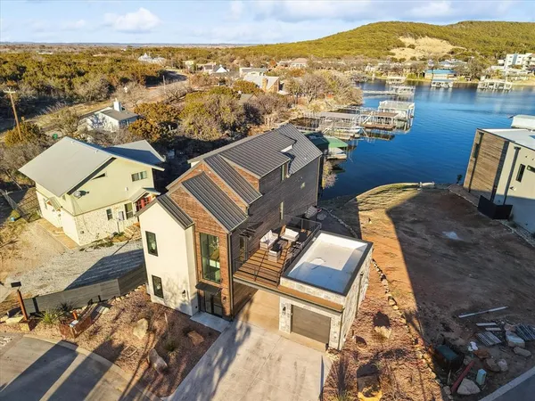 $1,500,000 | 3 Breakwater Bend, Graford, TX 76449