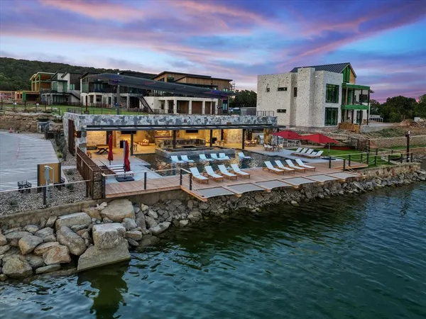 $1,500,000 | 3 Breakwater Bend, Graford, TX 76449