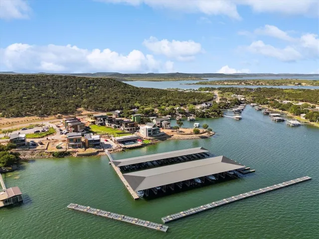 $1,500,000 | 3 Breakwater Bend, Graford, TX 76449