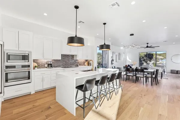 $1,500,000 | 3 Breakwater Bend, Graford, TX 76449