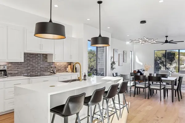 $1,500,000 | 3 Breakwater Bend, Graford, TX 76449